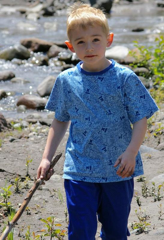 rock throwing 4.jpg